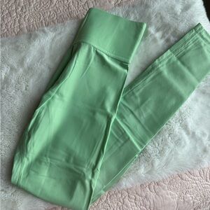 Carbon 38 Takara Mint Green Leggings